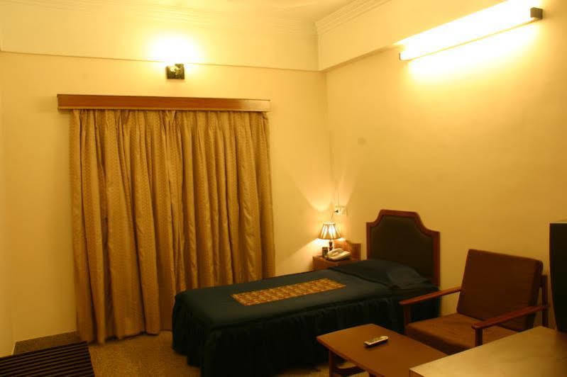 Hotel Asansol International Extérieur photo