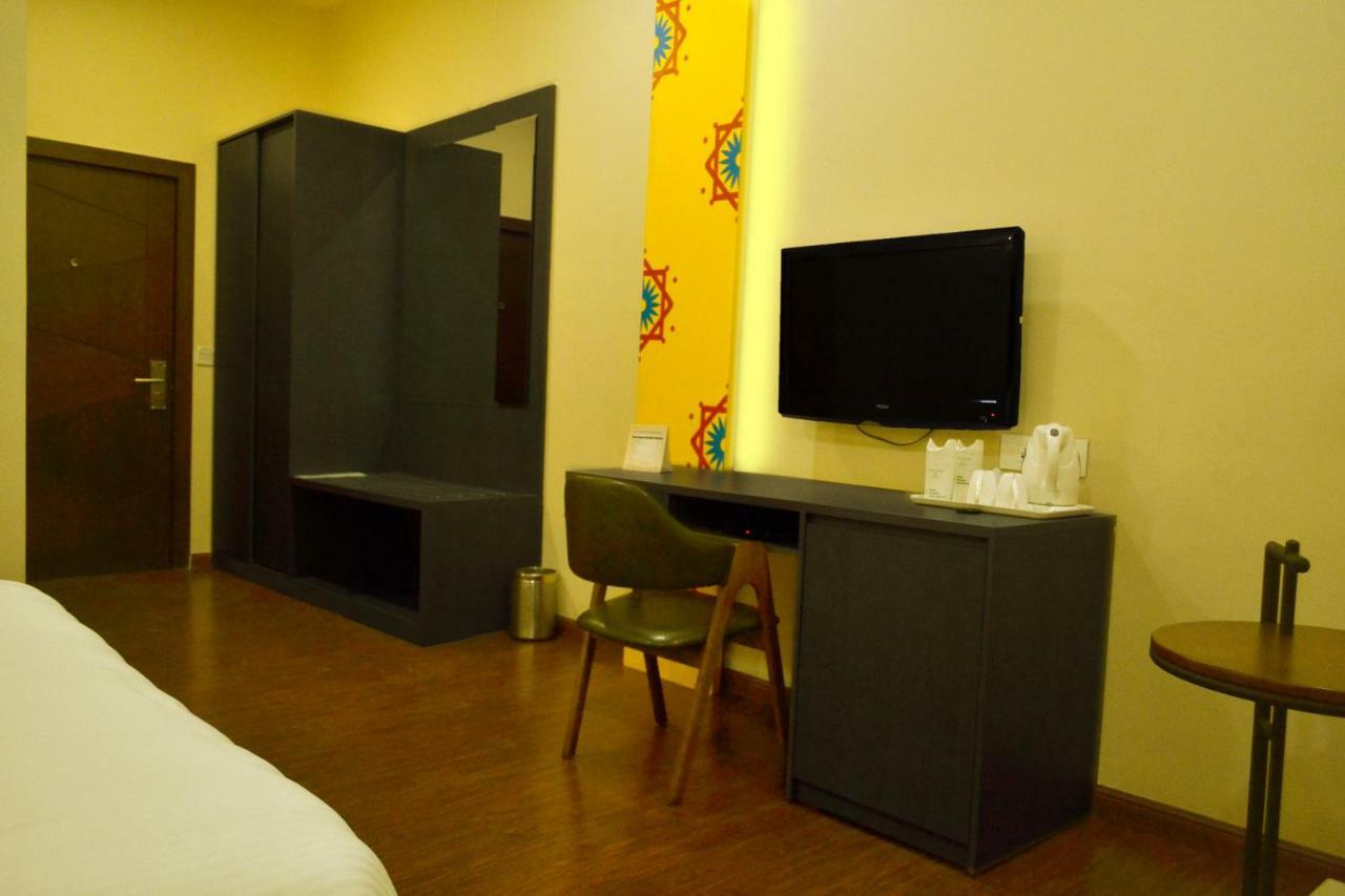 Hotel Asansol International Extérieur photo